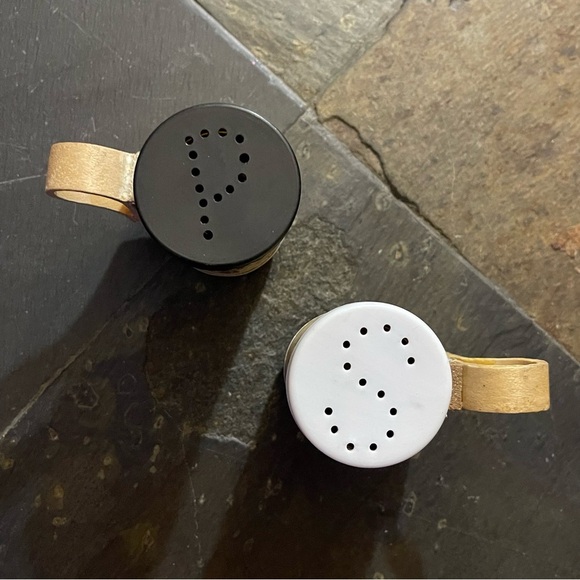 Vintage Wood Glass Beer Stein South Carolina Salt And Pepper Shaker Set 1970s - Picture 3 of 4